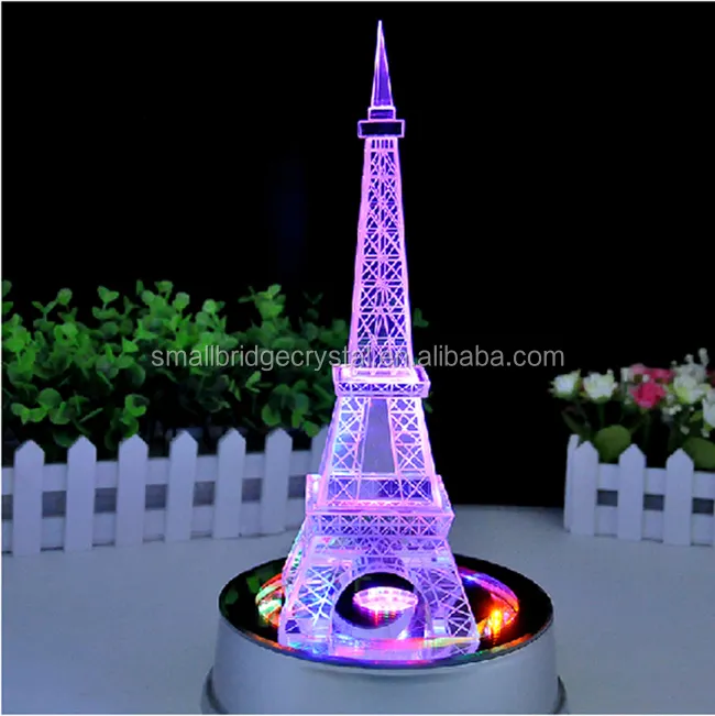 Venta al por mayor gira Led Base turística de cristal Torre Eiffel centros de mesa