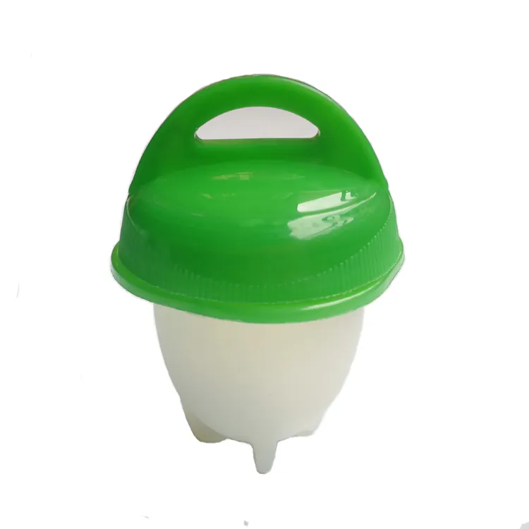 ホットセールラウンドシリコンエッグカップBPAフリー電子レンジエッグボイラー蓋付き環境にやさしい手置きエッグビータープラスチック素材