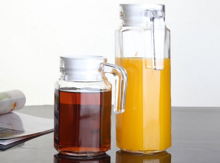 High quality 1.3L glass Jug & glass Pitcher with plastic lid Glass drinking jug