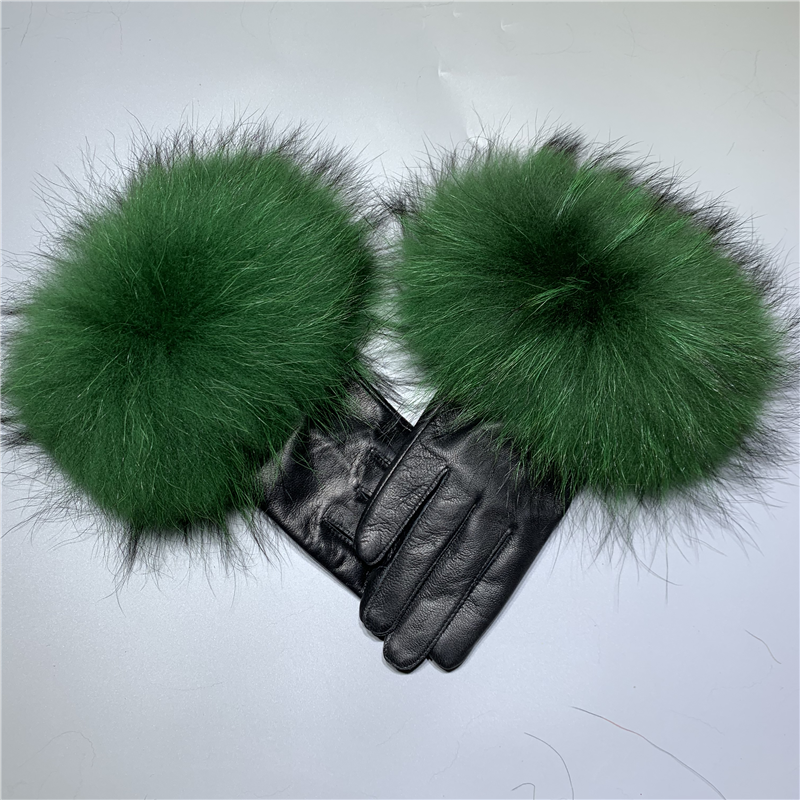 Black+green fur