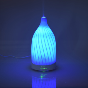 Eleganter Ätherisches Öl-Diffusor, keramischer elektrischer Ultraschall-Aroma-Diffusor, Innebüfer kühler Nebel Luftbefeuchter