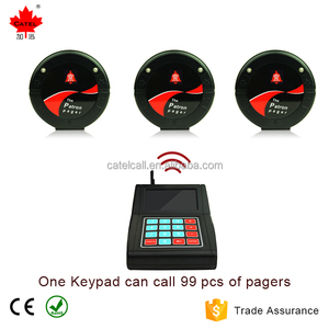 Sistema de colas de paginación inalámbrico para invitados de restaurante, 10 posavasos Digital rojo, 1 transmisor de teclado numérico - Product Image 3
