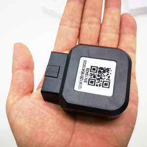燃料マイレージリアルタイム4GWIFIモニタリングを備えた毎年販売される車OBD2データGPSトラッカー