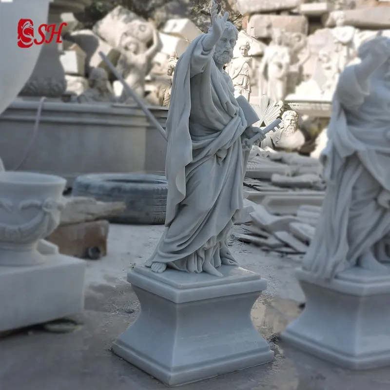 Знаменитые мраморные религиозные статуи святого Питера и Святого пола