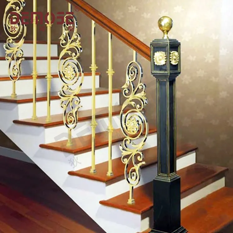 प्राचीन लोहे handrails के लिए इनडोर सीढ़ियों