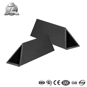 שחור צבע <span class=keywords><strong>300mm</strong></span> משולש צינור extruded משולש סגסוגת אלומיניום שחול פרופיל צינור צינורות