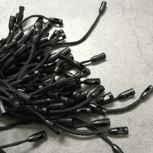 Cadena de etiquetas colgantes de plástico para ropa, cuerda de etiquetas colgantes de buena calidad - Product Image 3