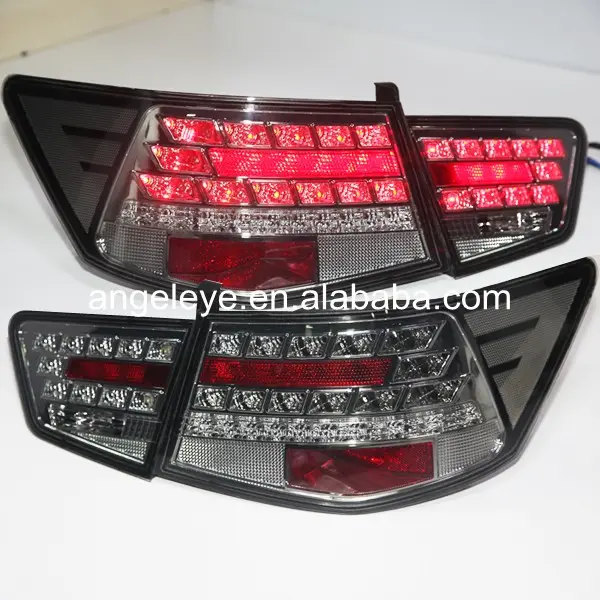 Per KIA Cerato Forte Sedan LED Lampada di Coda 2009- 2013 anno di Fumo di Colore Nero WH