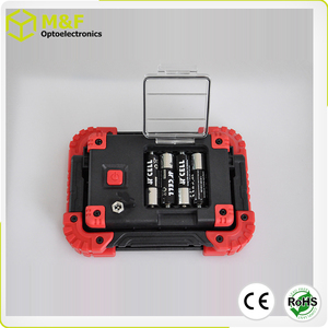 2021新しい5WCob 4 * AAバッテリーと充電式<span class=keywords><strong>LED</strong></span>ワークライト360回転ベースで超高輝度
