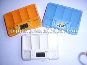 1日あたり4つのアラームとスヌーズ機能を備えた4つのコンパートメントピルボックスタイムクロックは、薬を服用することを思い出させるのに役立ちます - Product Image 3