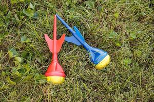 Großhandel Rasen Darts Spiel für Kinder & Erwachsene Glow in The Dark Outdoor Yard Darts & 2 Ground <span class=keywords><strong>Dart</strong></span> <span class=keywords><strong>Target</strong></span> Ringe