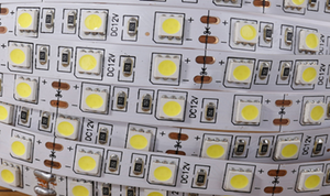 מפעל מחיר 12V עמיד למים IP65 חיצוני 5050 led רצועת אור 24V IP20 IP68 smd 5050 60 נוריות גמיש led קלטת