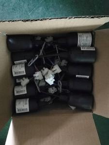 E14 E27プラスチックランプソケットはケーブルH03VV-F 2x0.75mmで組み立てられ、光沢端子とひずみ緩和、