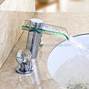 広範囲のバスルームクリスタルハンドル蛇口3穴真鍮LED滝洗面器シンク蛇口ミキサーバスルーム用 - Product Image 4