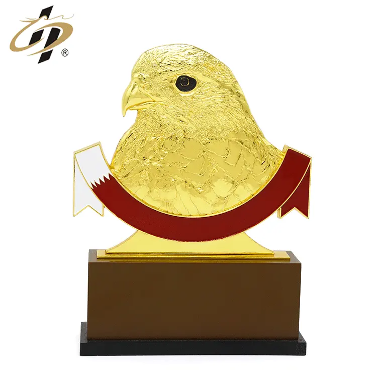 Groothandel Custom Zinklegering 3D Gold Falcon Metalen Souvenir Trofee Voor Qatar