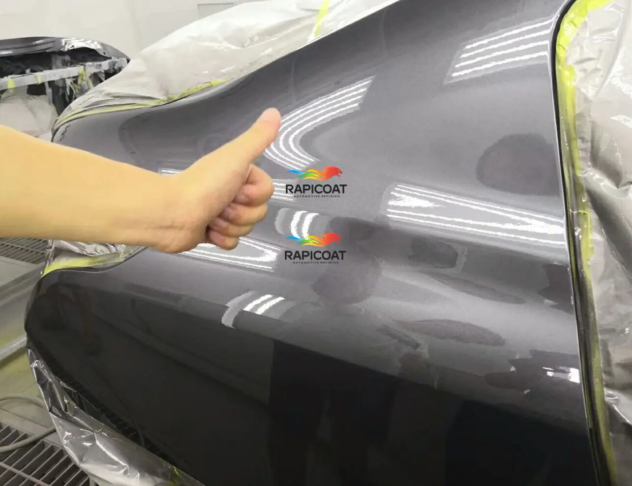 2K Sup Akrilik Mantel Atas Hi-Gloss Auto Refinish Enamel Resin Epoxy Cat dengan Ketahanan Yang Baik Terhadap Pelapukan Menguning Menggaruk