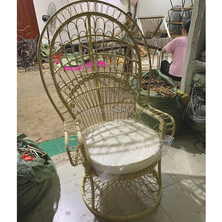 高級スタイルのユニークな椅子パティオ屋外家具PE籐の結婚式のイベント使用手作りの孔雀の椅子