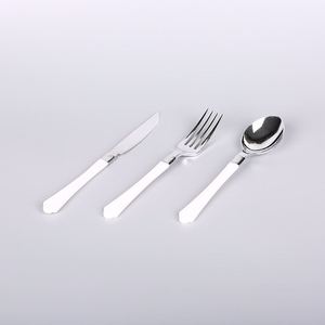 批发白色或黑色手柄的重型塑料餐具套装 - Product Image 1