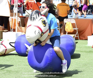 最も人気のあるインフレータブルヒューマンダービーホップ、子供と大人のためのインフレータブルポニー競馬ゲーム