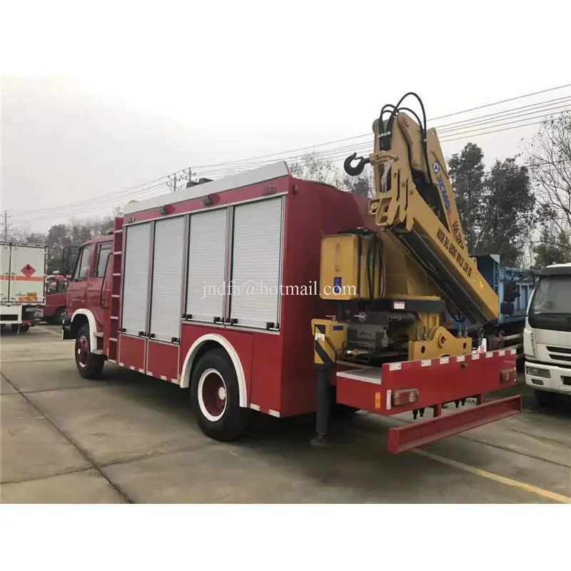 Camion de pompiers aérien et de sauvetage avec levage, auto-sauvetage/traction, élimination des obstacles, production d'énergie, éclairage