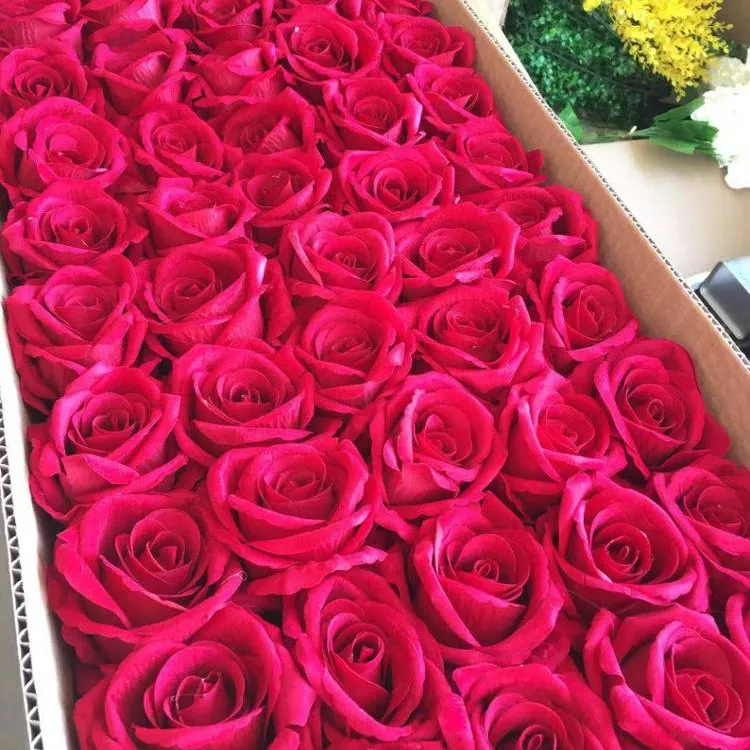 Chine En Gros Rose Artificielle En Soie Tête de Fleurs Pour La Décoration De Mariage