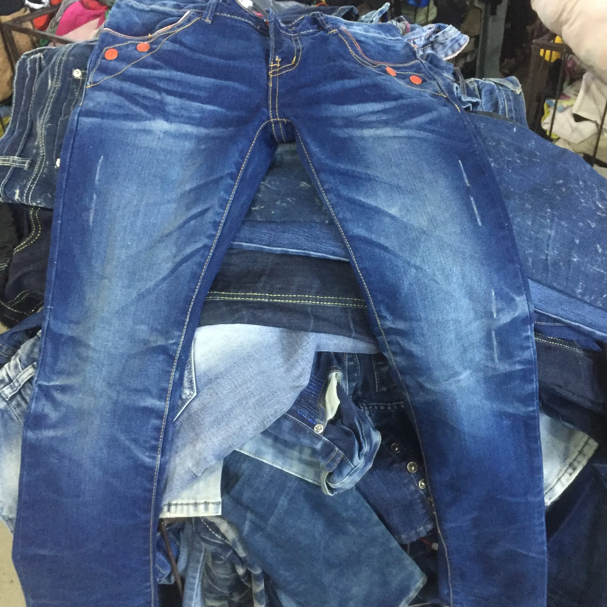 Stile della corea jean pantaloni di abbigliamento usato ordinati abiti usati per la vendita