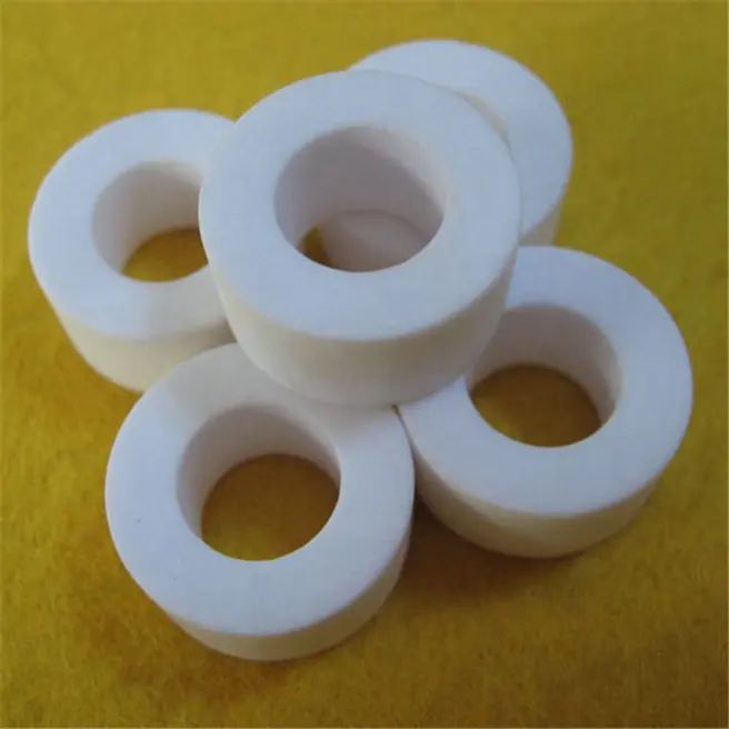 Guarnizione di tenuta in ceramica Al2O3 personalizzata con anello in ceramica di allumina al 95%
