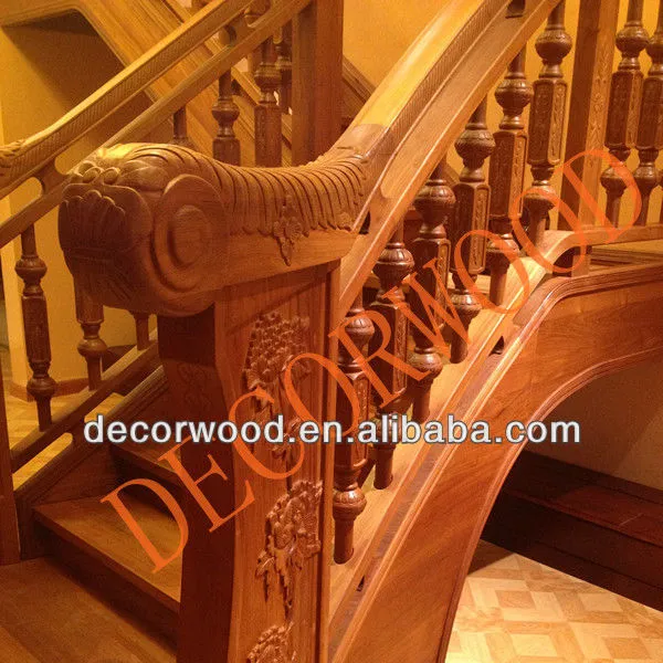 Escalier en chêne sculpté poteaux en bois