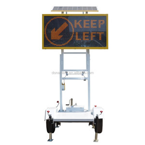 Segnale di messaggio variabile per montaggio su rimorchio alimentato a energia solare programmato da software o Tablet, colore LED ambra doppio colore o triplo colore - Product Image 1