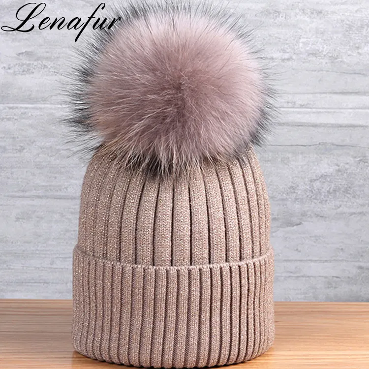 Sombrero de piel de invierno cálido con pompón de mapache desmontable para mujer de alta calidad