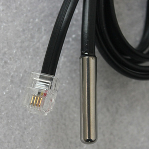 Un Sensor de alambre plano negro línea telefónica DS18B20 Sensor de temperatura
