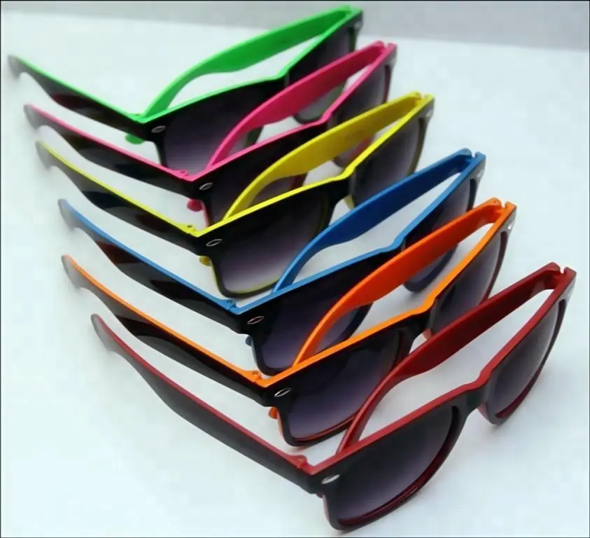 Free Samples Two Tone Color Eyewear Plastic Sunglasses 2020 Custom Logo UV400 Sun Glasses
