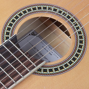 Fabrik-Günstigpreise 6-Saitige 39-Zoll Fichten-Rosenholz-Basswood Cutaway Akustikgitarre mit Dünnem Korpus Handgefertigte Klassische Gitarren für Schüler - Product Image 3