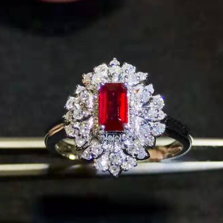 18k gold 0.42ct ruby ring