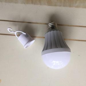 E27ベース充電式緊急スマートLED電球フック付き5w 7w 9w 12w 15w