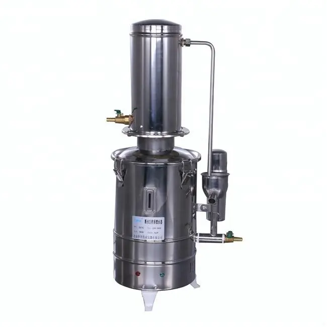 Electrotérmica destilador de agua utilizado en el laboratorio de química.