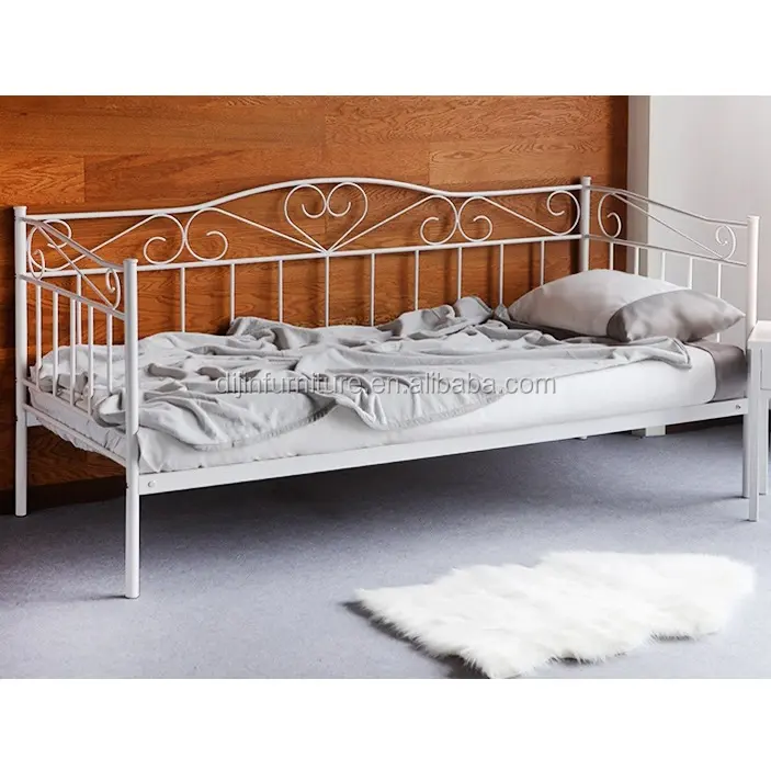 Nuevo metal de hierro forjado sofá cama cuna cama de día fabricante