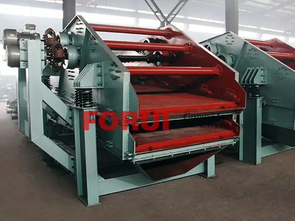 Heavy duty linear vibrating screen for ore/mineral/sand screening