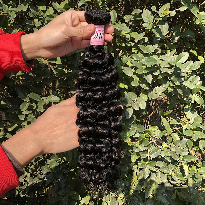 Faisceaux de cheveux de vague d'eau