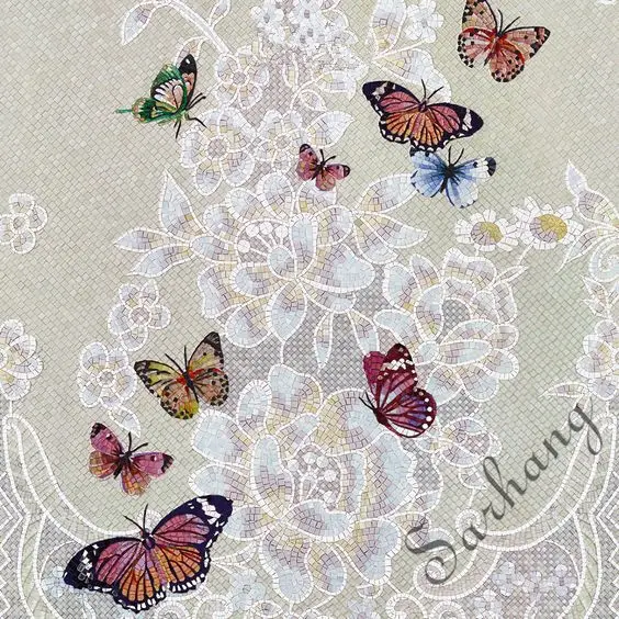 Papillon volant sur le mur, dessin en mosaïque