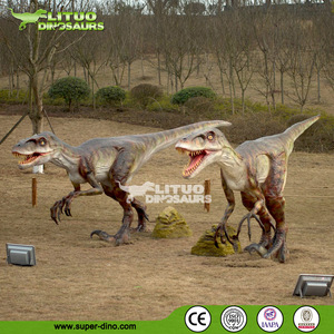 Mücadele dinozorlar Iguanodon ve Deinonychus sahne - Product Image 5
