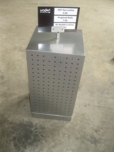 Vendita al dettaglio di metallo prodotto 4 lati pegboard spinner contatore superiore del display cremagliera