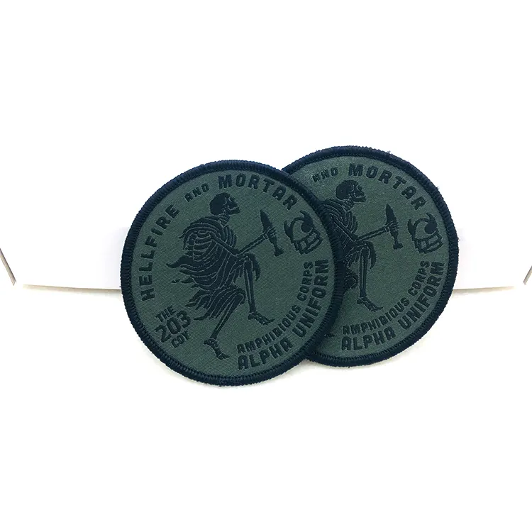Badges de vêtements personnalisés, 100 pièces, vente en gros, étiquettes tissées, attaches pour crochet et boucles