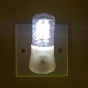 新しいスタイルのLEDナイトライトウォールプラグインブライトライトホワイトセービングエネルギーAC電源0.6W 110V 220V W038