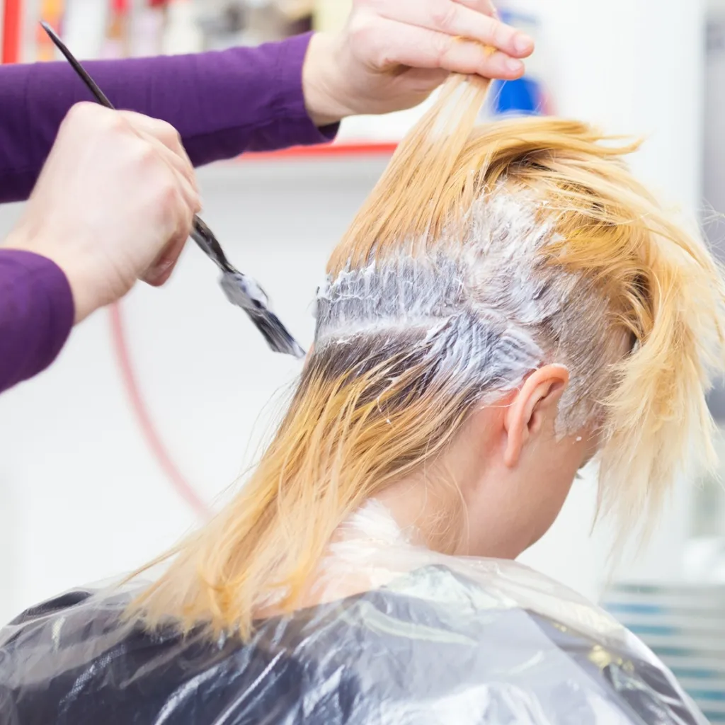 Disposable Hair Salon Capes Waterproof Haircut Apron Salon Accessory Shampoo Barber Tools for Hair Cutting