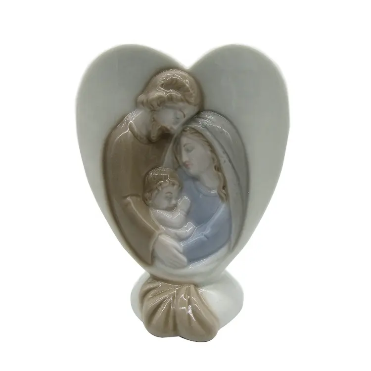 Sıcak satış kişiselleştirilmiş el yapımı seramik kalp şekli noel kutsal aile doğuş masa süsü