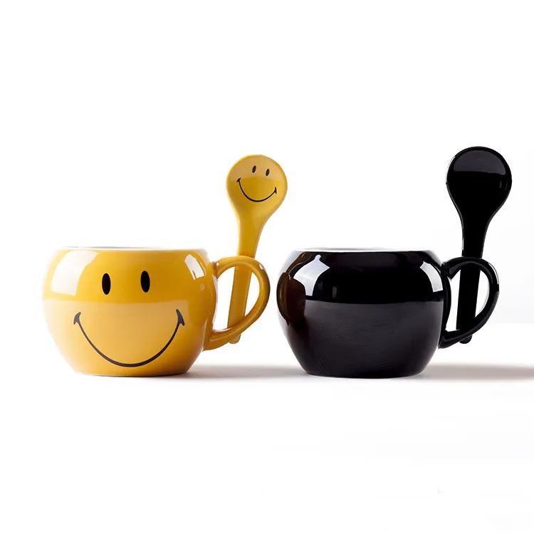Personnalité sourire visage jaune tasse en céramique tasses à café tasses à café réutilisables avec cuillère