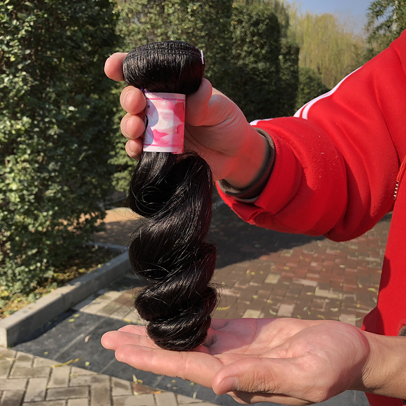 Lâche vague faisceaux de cheveux
