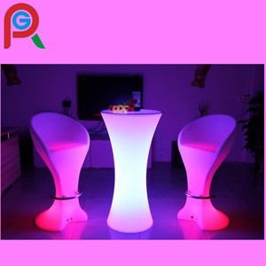 ロマンチックなフルカラー変更<span class=keywords><strong>led</strong></span>照明椅子バーテーブル照明付き家具
