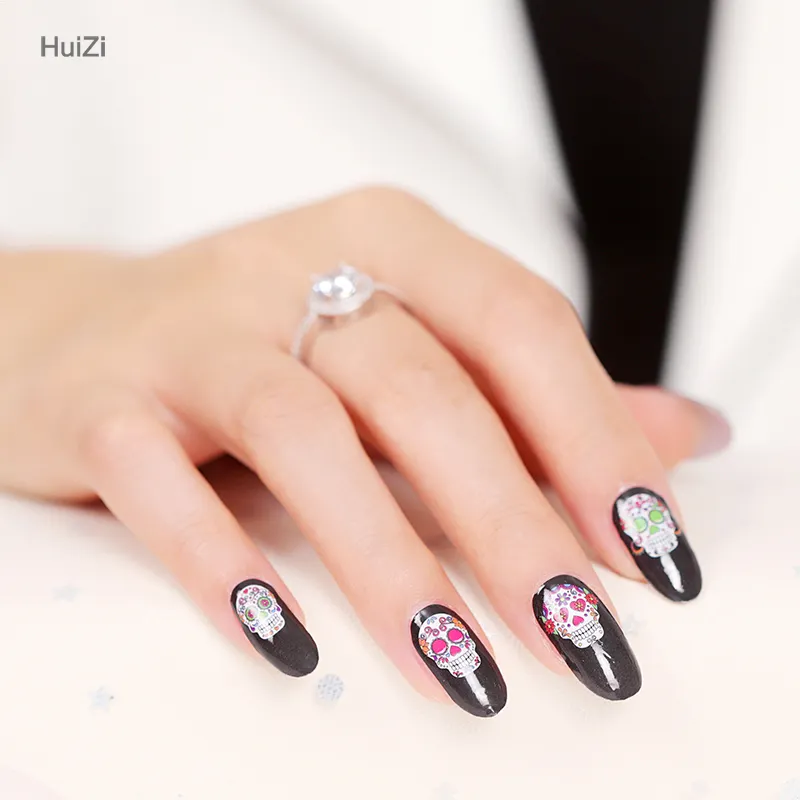 Schädel form Halloween Weihnachten Cartoon Nagel aufkleber Kunststoff Nagel dekoration Paypal,tt Großhandel Neuestes Produkt Nail Art DIY 3D